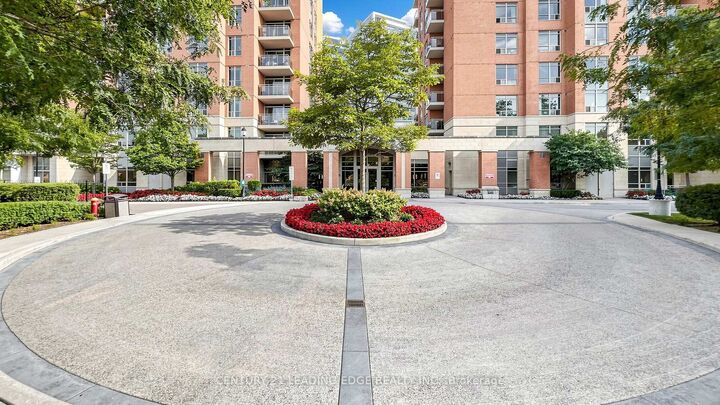 Property Photo: 75 King William Crescent Lph5 ON L4B 0C1