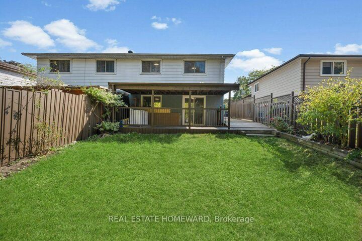 Property Photo:  1917 Bonnymede Drive Ground  ON L5J 1E2 