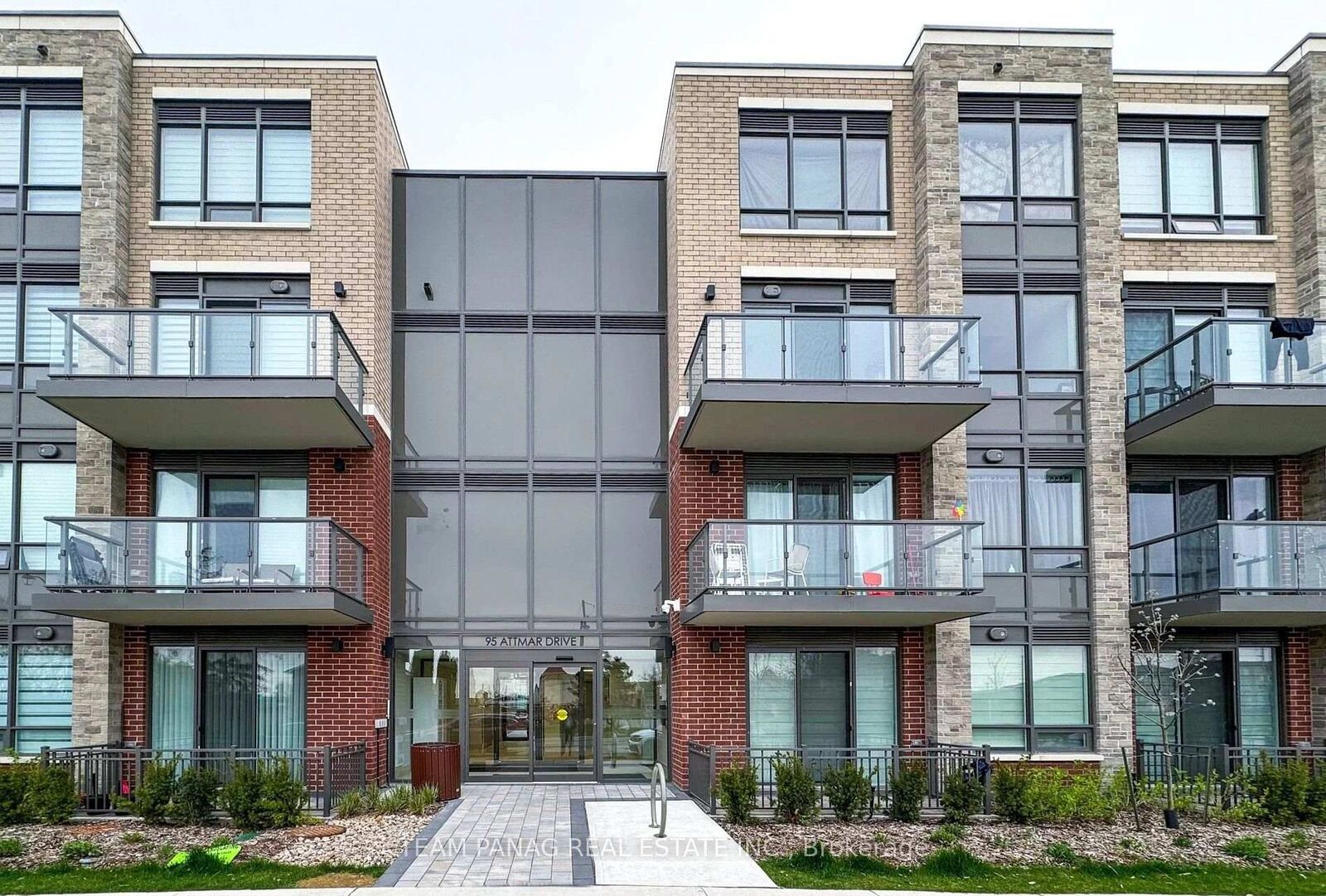 Property Photo:  95 Attmar Drive 312  ON L6P 0Y6 