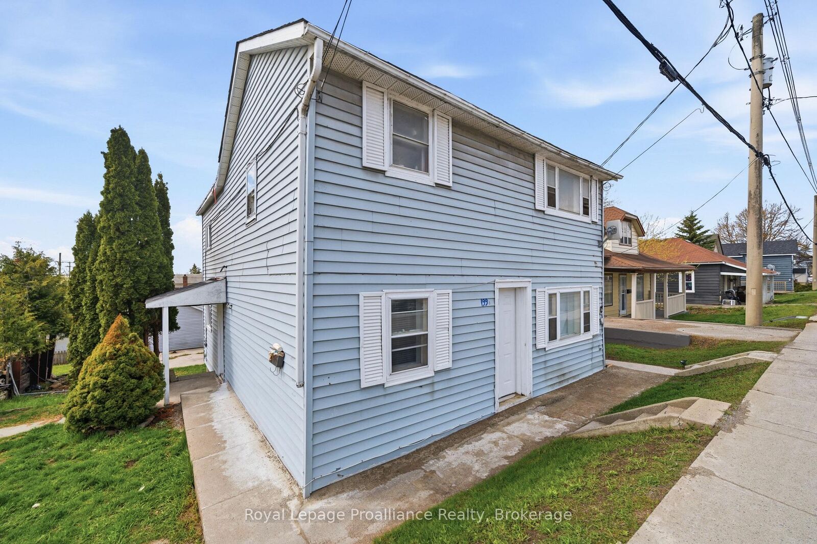 Property Photo: 199 Dundas Street E ON K8V 1L7
