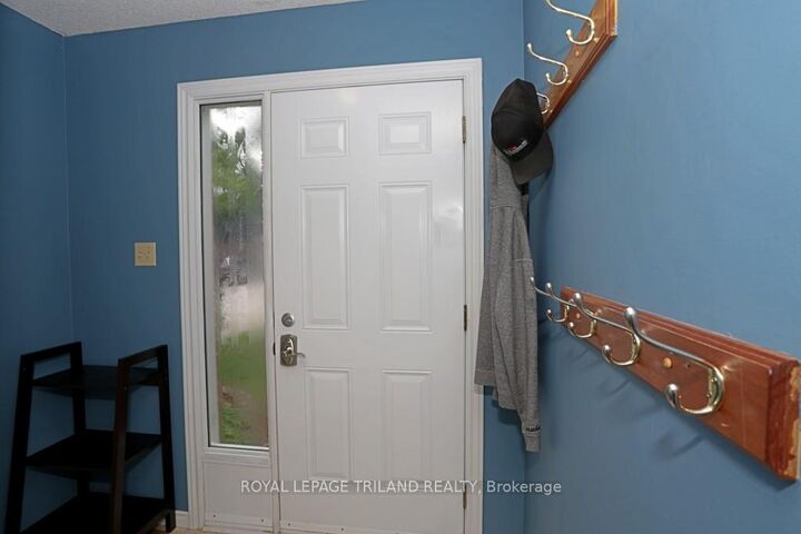Property Photo:  131 Bonaventure Drive 2  ON N5V 4H8 