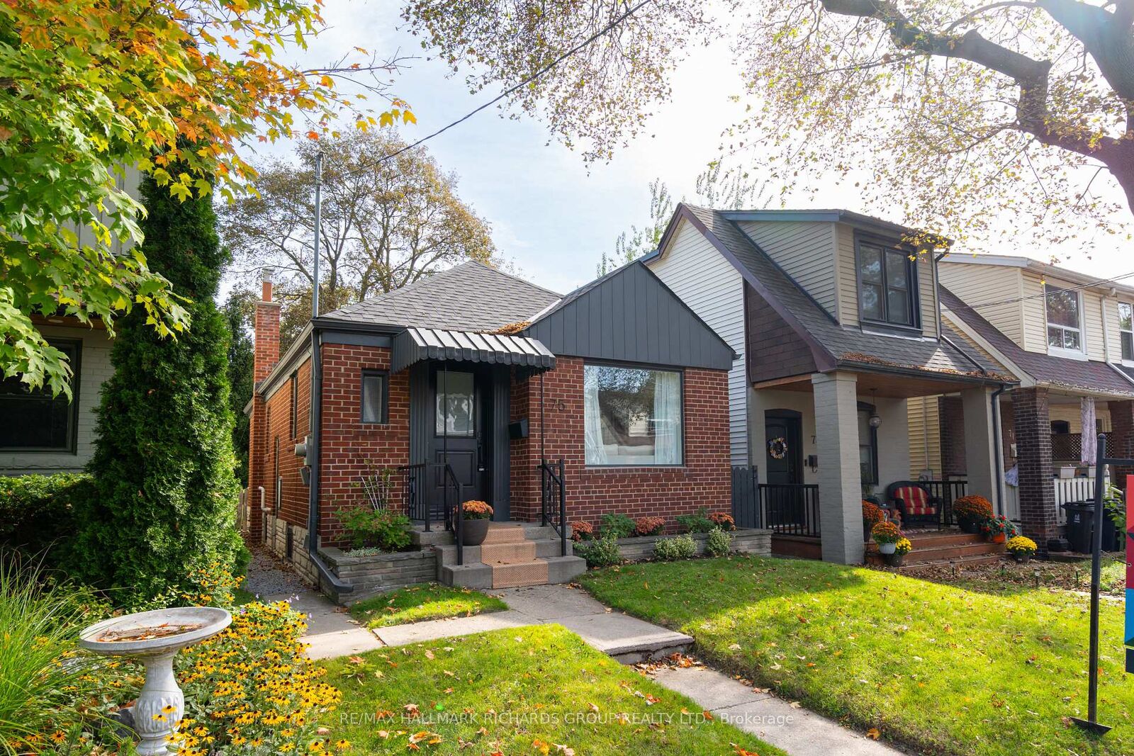 Property Photo:  75 Wayland Avenue  ON M4E 3C8 