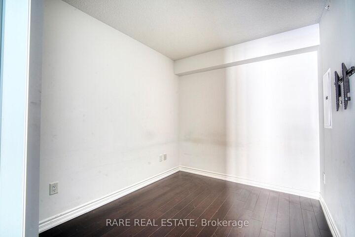 Property Photo: 386 Yonge Street 1024 ON M6B 0A5