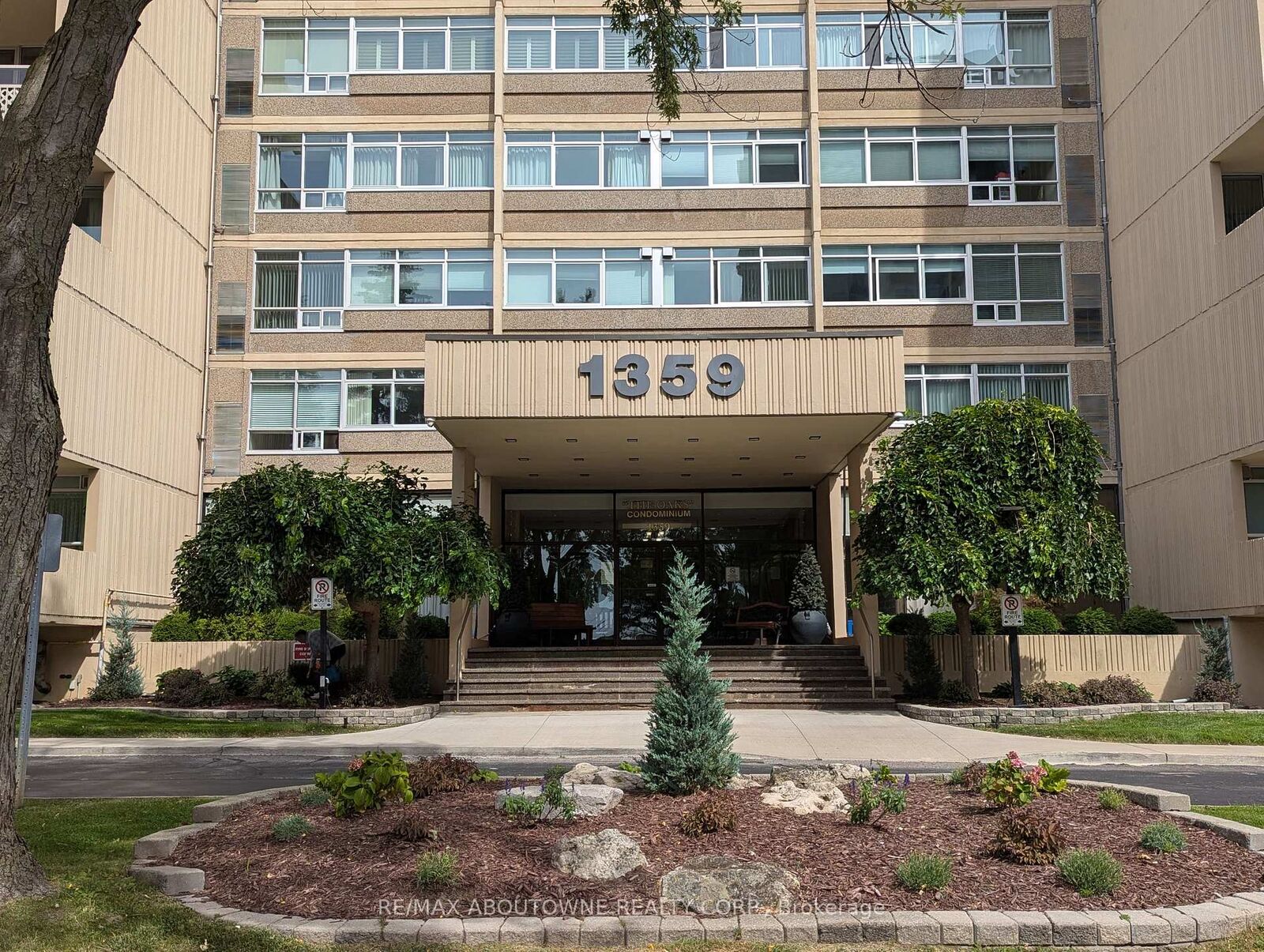 Property Photo:  1359 White Oaks Boulevard 306  ON L6H 2R8 