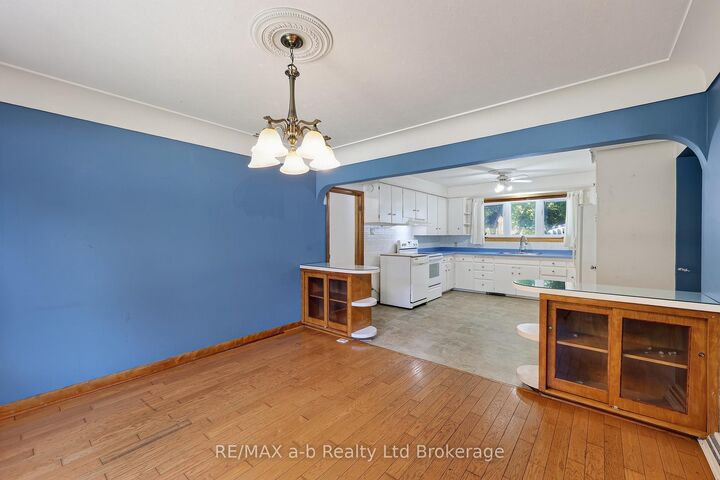 Property Photo: 58 Victoria Street ON N4G 3Z7