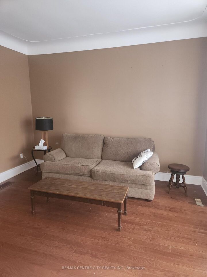 Property Photo:  244 Elm Street W  ON N0P 1C0 