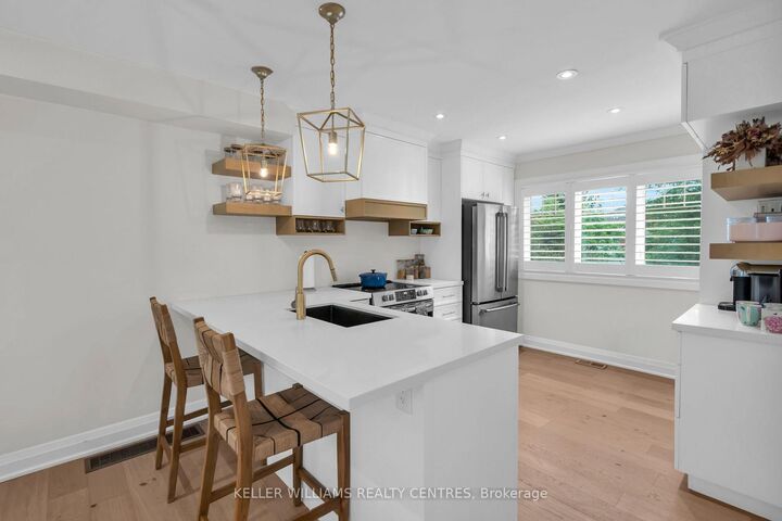 Property Photo:  37 Bowler Street  ON L4G 7H7 