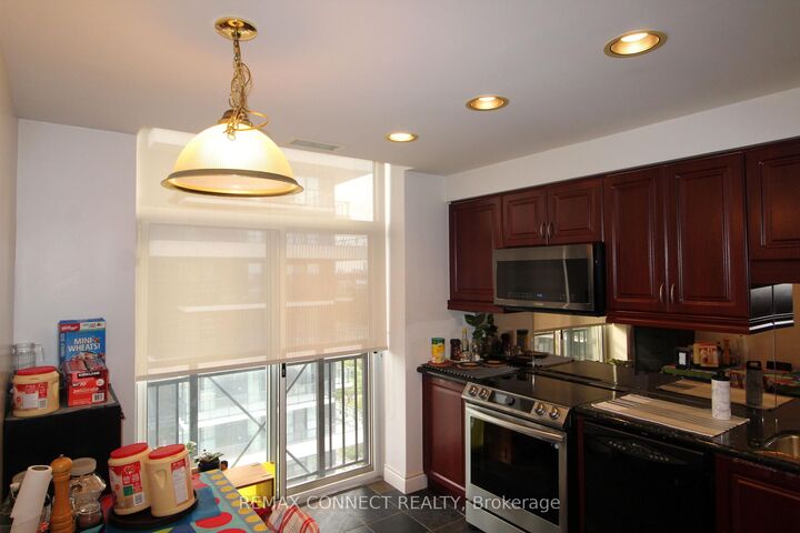 Property Photo:  1101 Leslie Street 1202  ON M3C 4G3 
