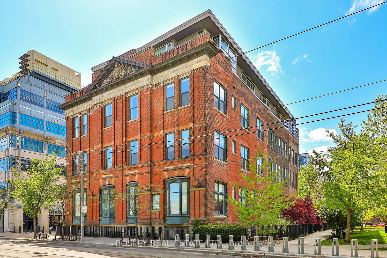 Property Photo: 915 King Street W 405 ON M6K 3M2