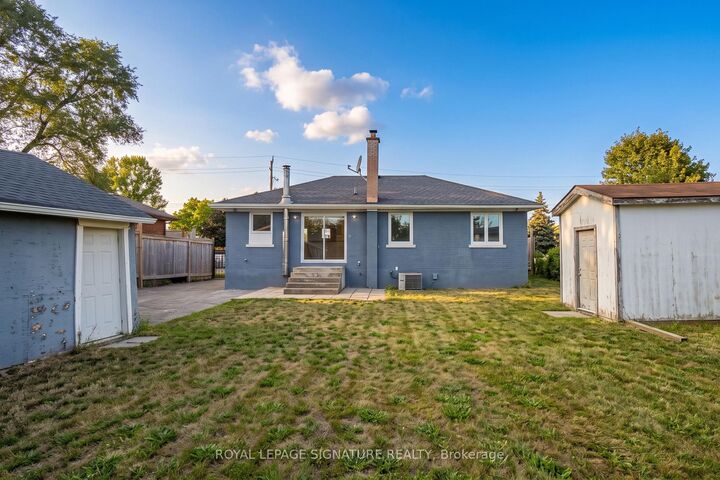Property Photo: 1078 Pinegrove Road ON L6L 2W4