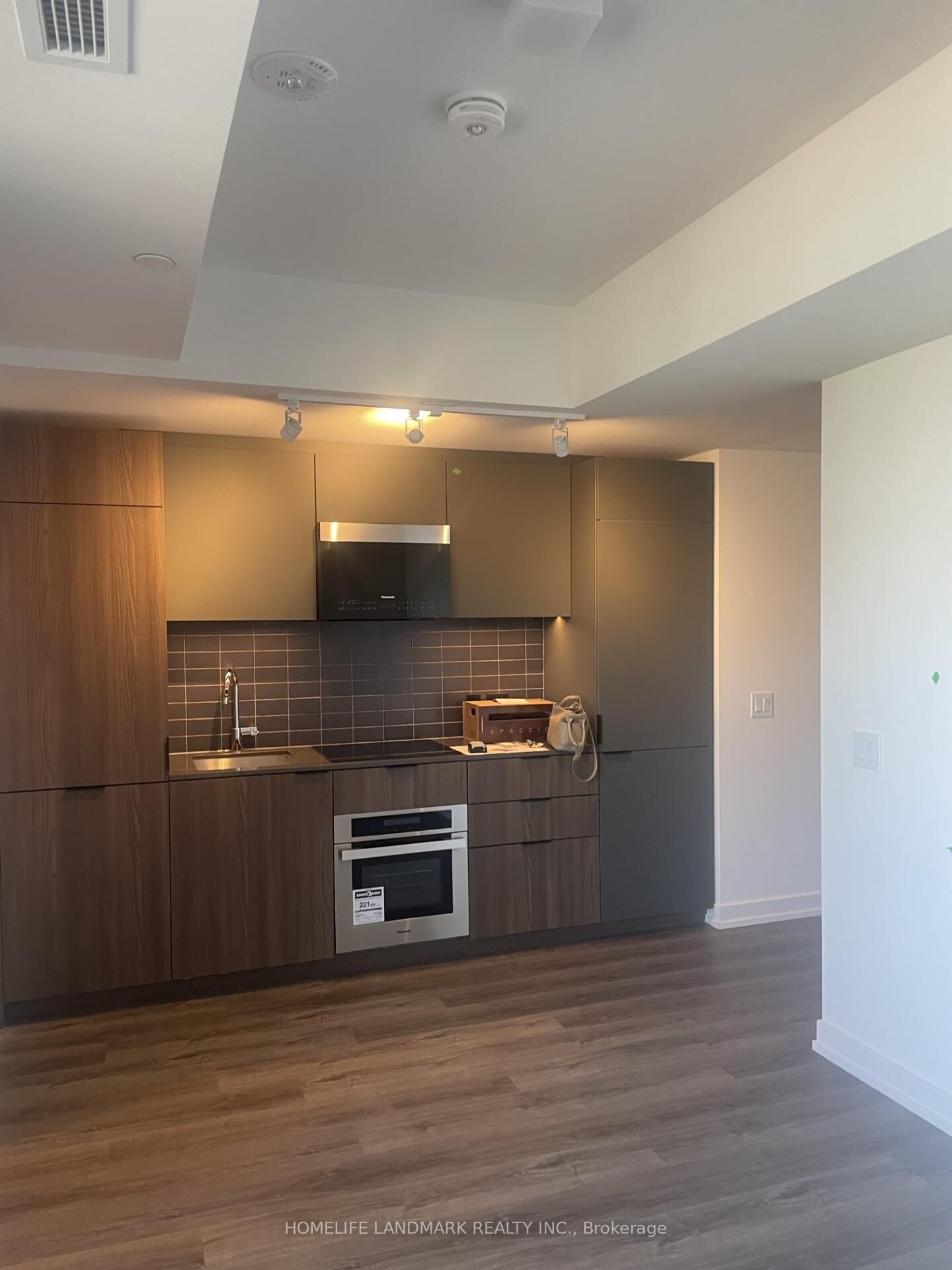 Property Photo:  28 Eastern Avenue Lph 19  ON M5A 1H5 