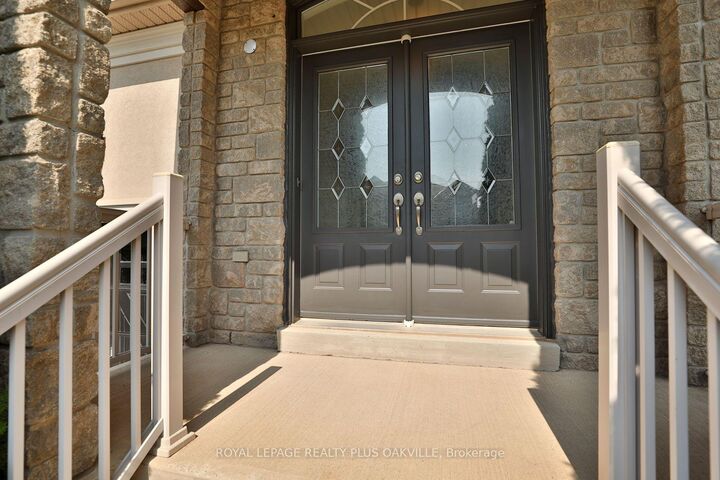 Property Photo:  1267 Jezero Crescent  ON L6H 0B5 