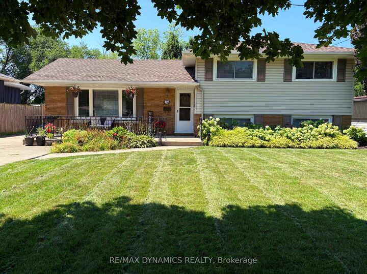 Property Photo: 87 Rochelle Drive ON L2M 6Y7