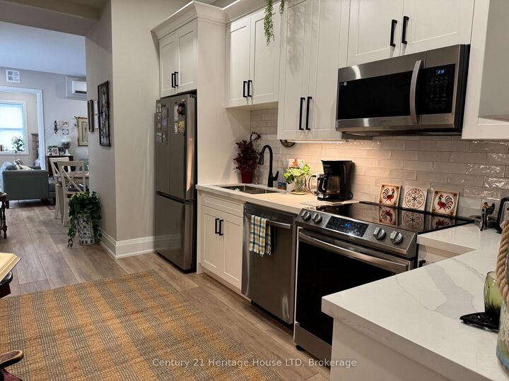 Property Photo:  43 Jarvis Street 102  ON L2A 2S3 