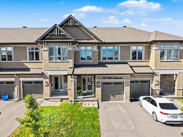 Property Photo:  756 Cairn Crescent  ON K1W 0P4 