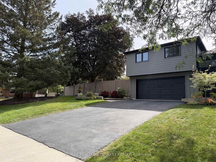 Property Photo:  310 Queen Street Lower  ON L3Y 2G4 