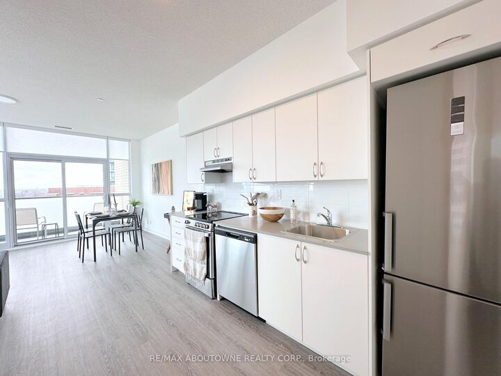 Property Photo:  2 River Plate Street 1403  ON L1S 0G6 