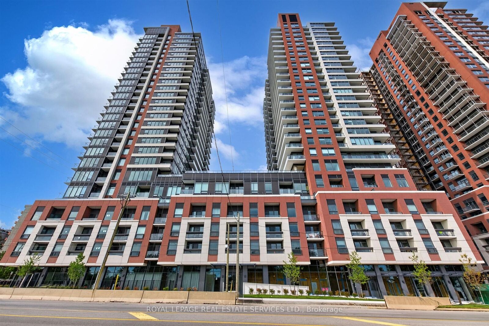 Property Photo: 4010 Eglinton Avenue W 1813 ON M9A 0G5
