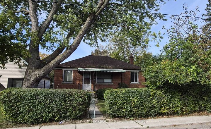 Property Photo:  228 South Woodrow Boulevard  ON M1N 3L9 