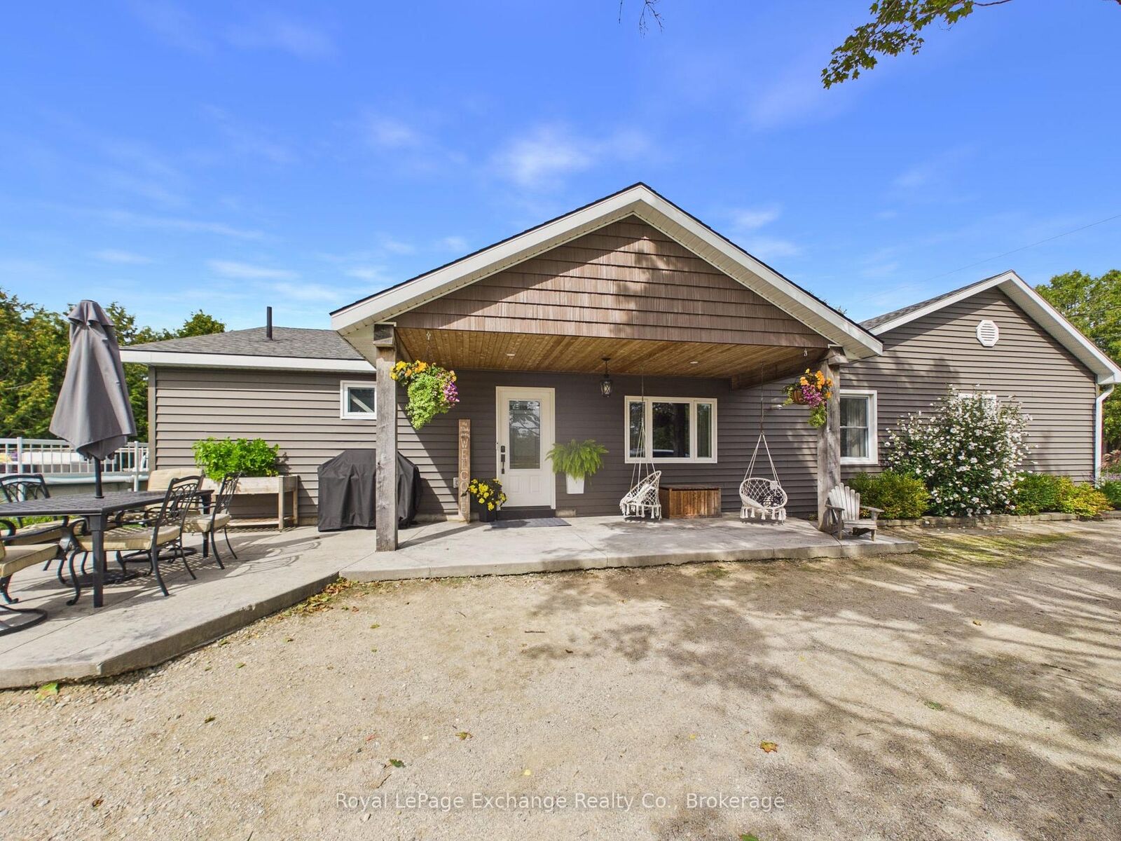 Property Photo: 450 Ludgard Street ON N0G 2H0