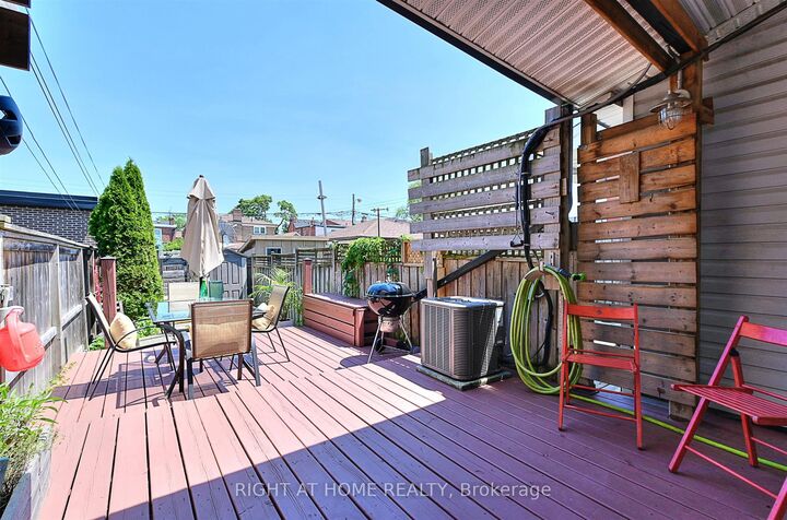 Property Photo:  183 Earlscourt Avenue  ON M6E 4B2 