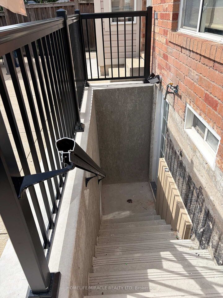 Property Photo:  49 Ponymeadow (Bsmt) Way Bsmt  ON L6X 0M5 