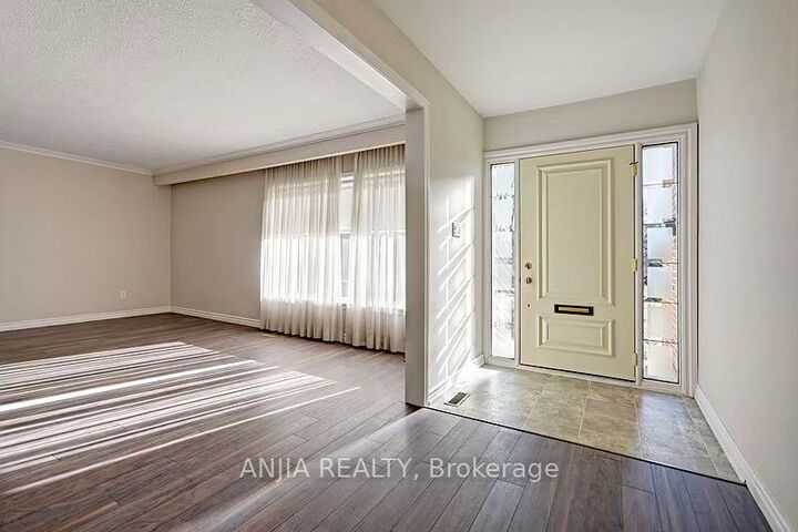 Property Photo: 80 Alamosa Drive Upper ON M2J 2N9