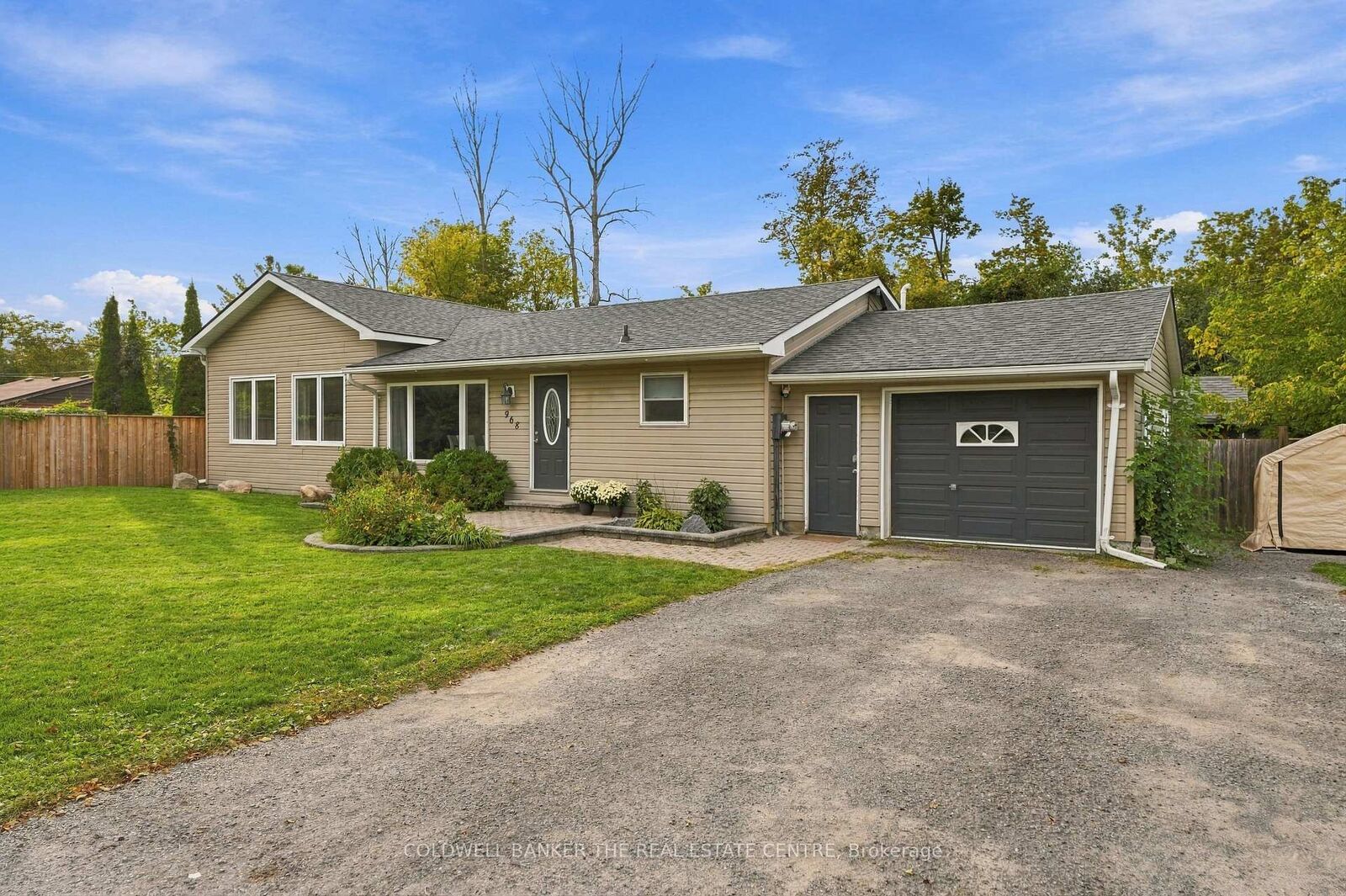 Property Photo:  968 Metro Road N  ON L4P 3E9 