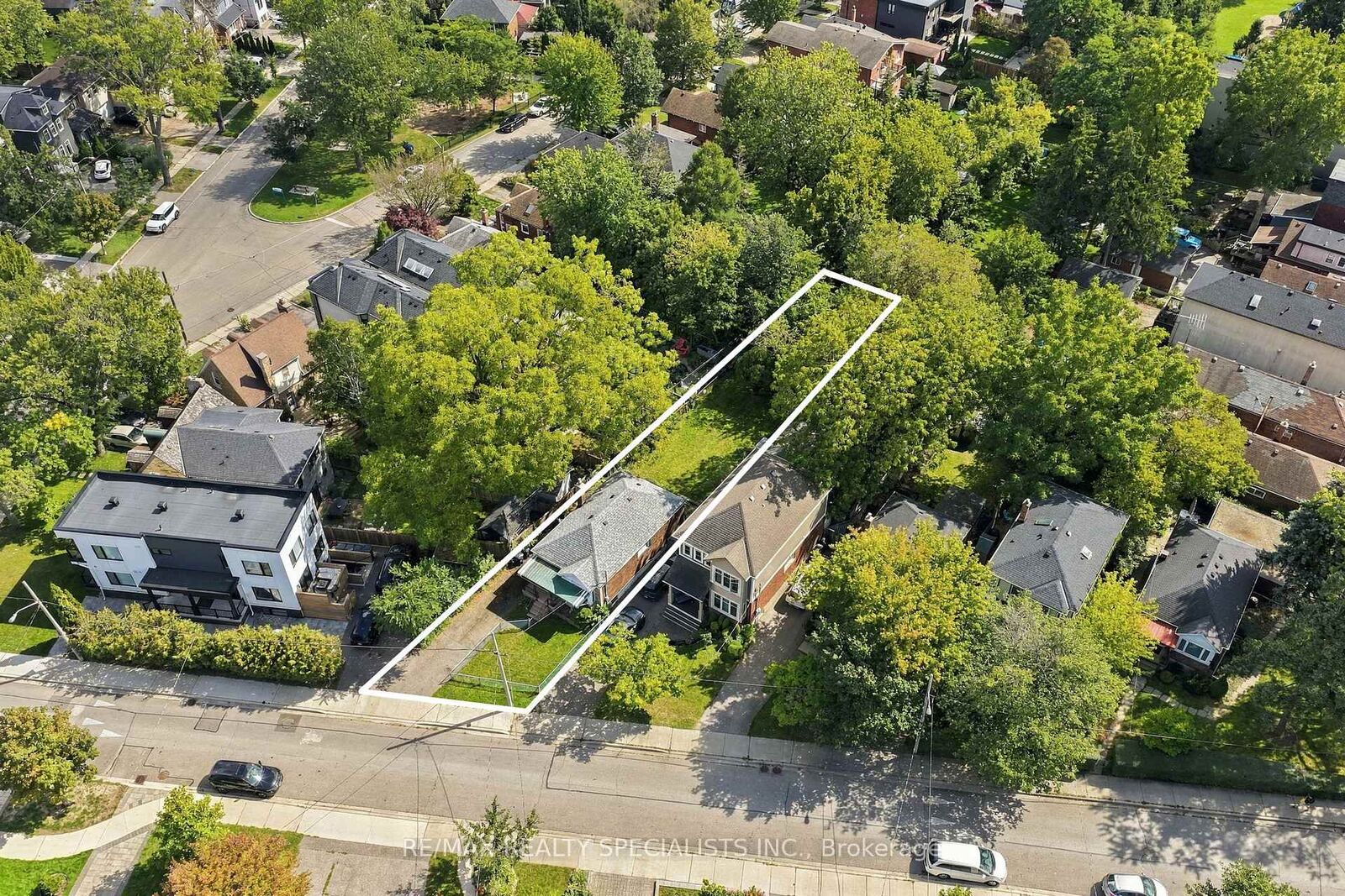 Property Photo:  93 Cavell Avenue  ON M8V 1P4 