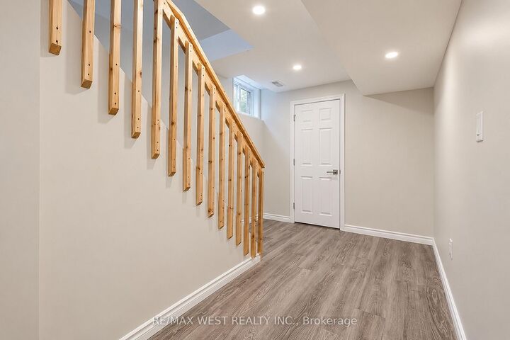 Property Photo:  70 Breeze Drive Bsmt  ON L3Z 3A5 