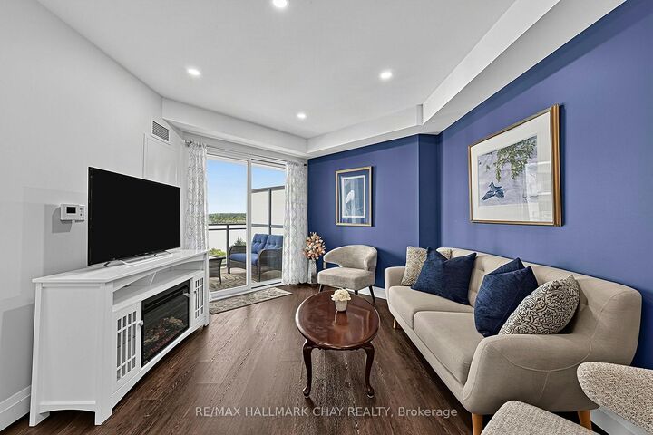 Property Photo:  58 Lakeside Terrace 819  ON L4M 0L5 