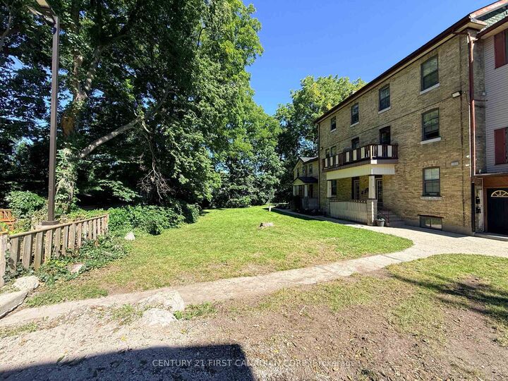 Property Photo:  1 Waverley Place 11  ON N6B 2C3 