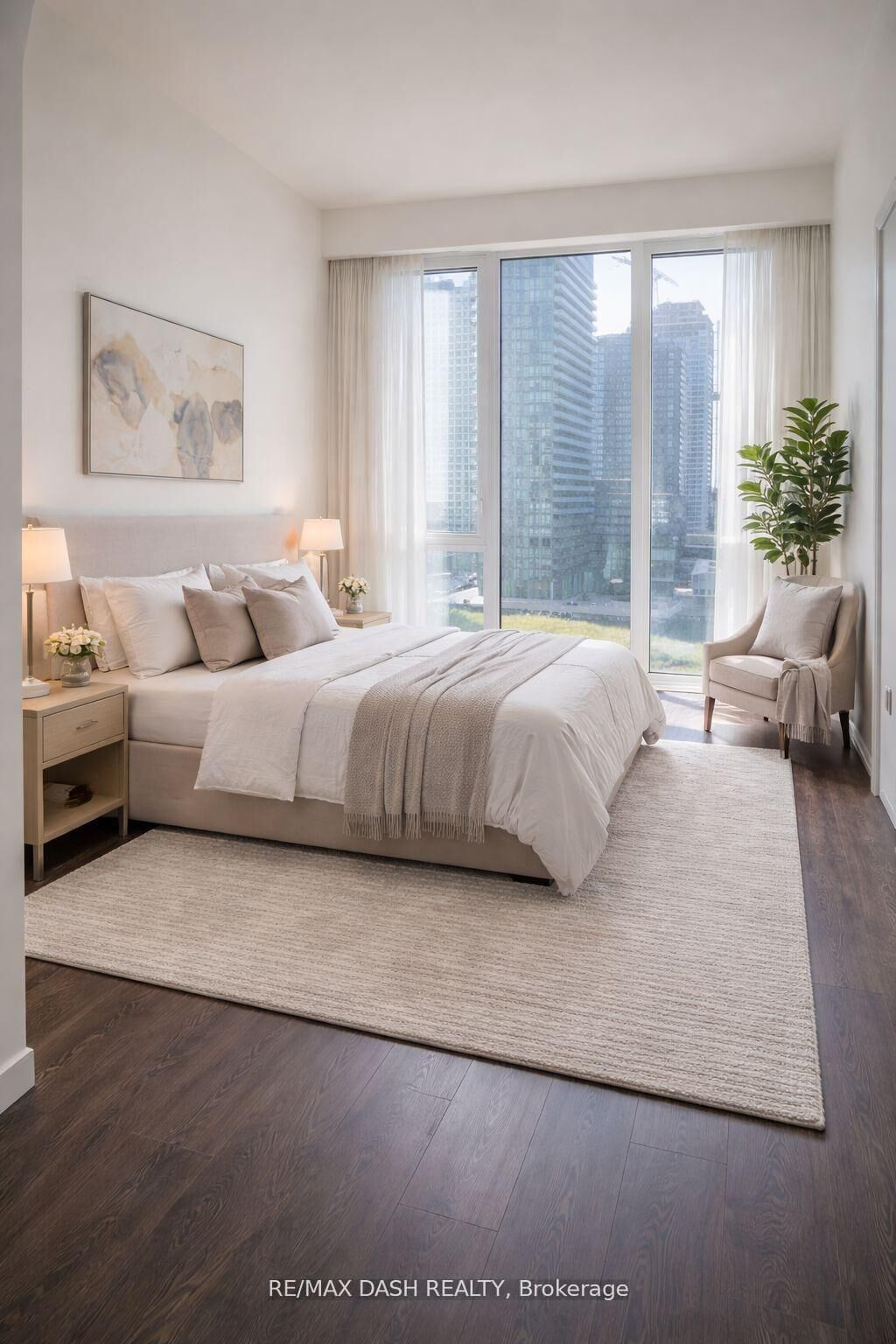 Property Photo:  27 Bathurst Street 806W  ON M5V 0R1 