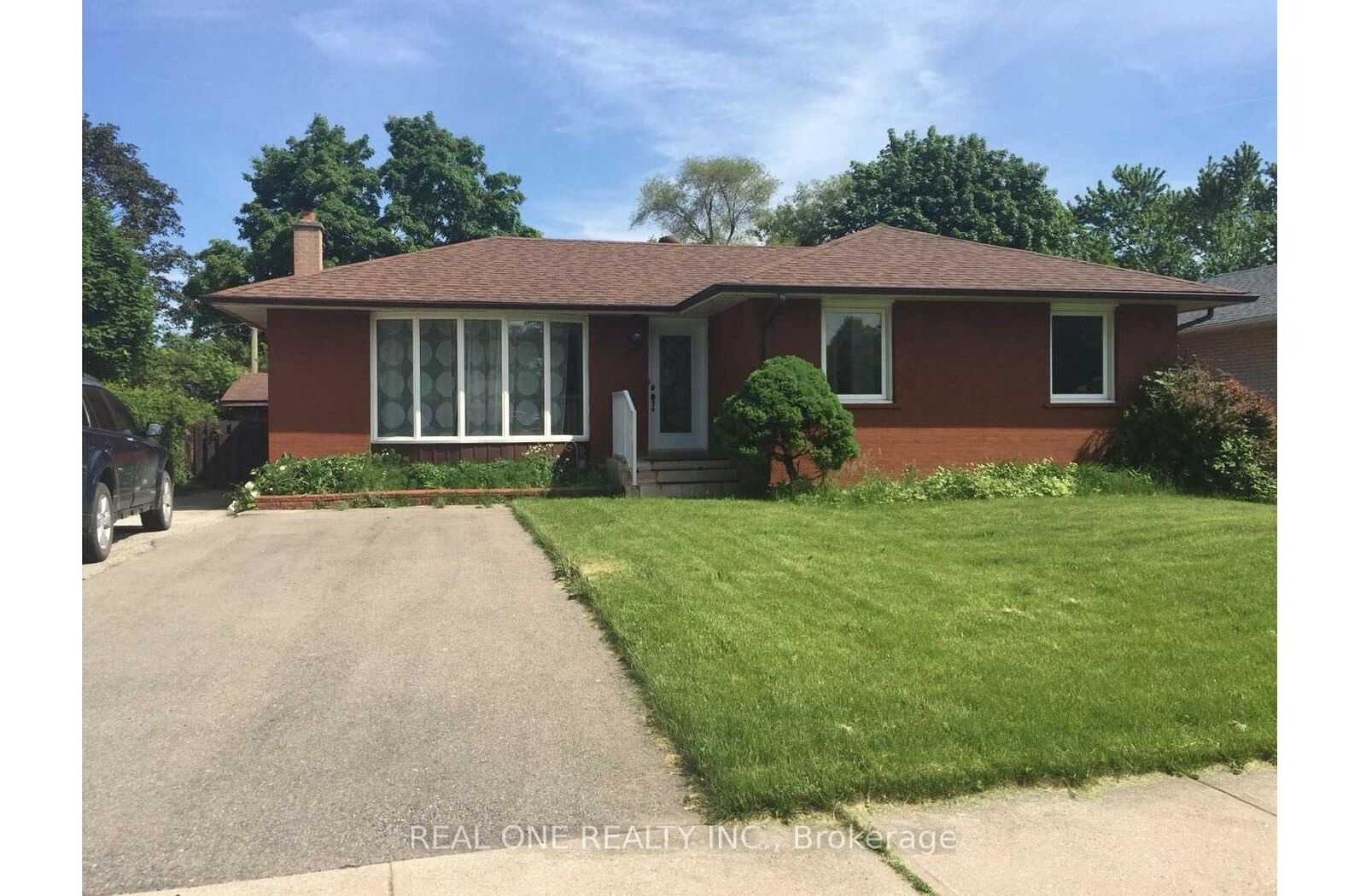 Property Photo:  58 Sewell Drive Bsmt  ON L6H 1C5 