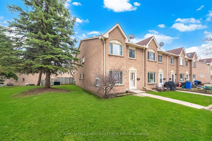 Property Photo:  2 Parkview Drive 4  ON L9W 1T2 