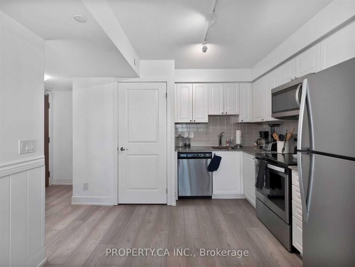 Property Photo:  1255 Bayly Street 501  ON L1W 0B6 