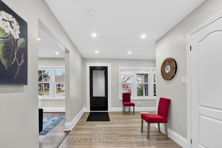 Property Photo: 3 Wardrope Avenue ON L8G 1R9