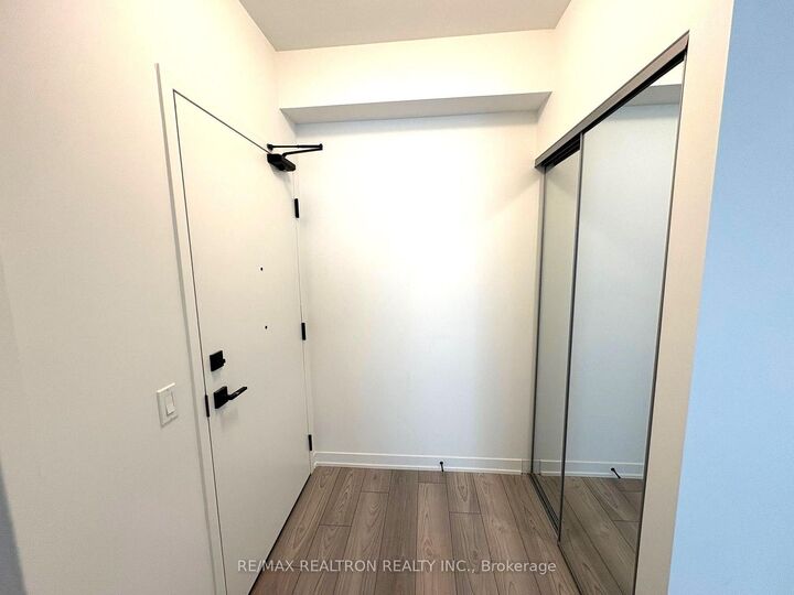 Property Photo:  10 Abeja Street 1915  ON L4K 0R4 