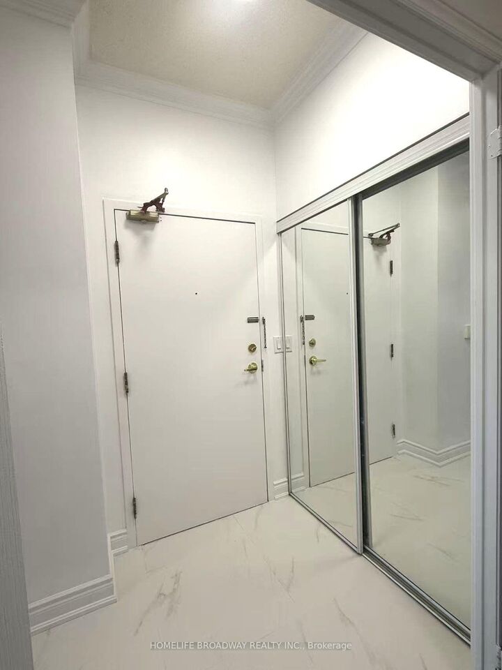 Property Photo: 51 Harrison Garden Boulevard Ph01 ON M2N 7G4