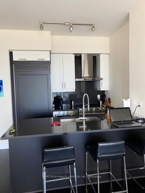Property Photo: 4011 Brickstone Mews Ph5 ON L5B 0J7