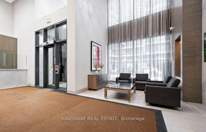 Property Photo:  510 Curran Place N 2407  ON L5B 0J8 