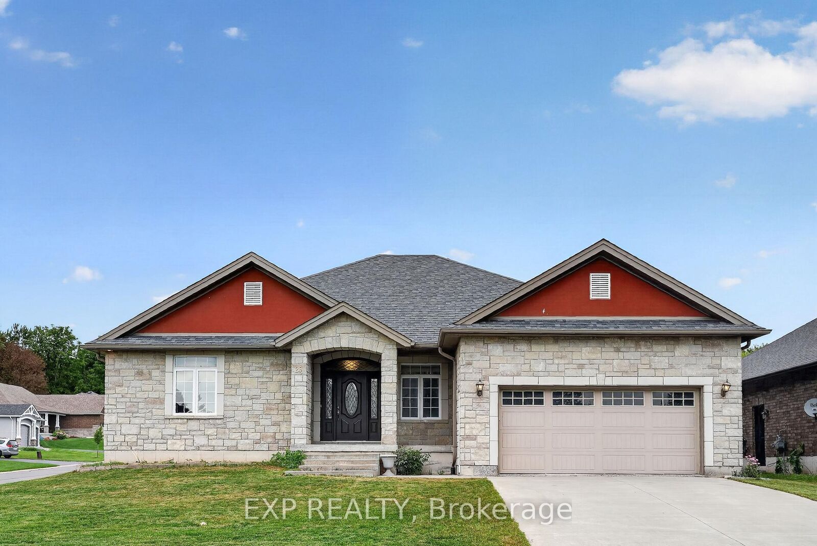 Property Photo:  28 Singleton Street  ON K0K 1H0 