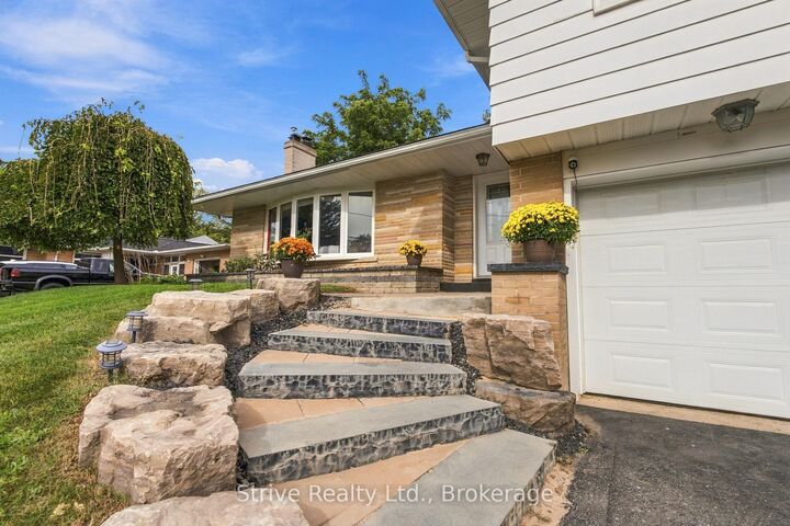 Property Photo:  779 Bessborough Drive  ON L1G 4H4 