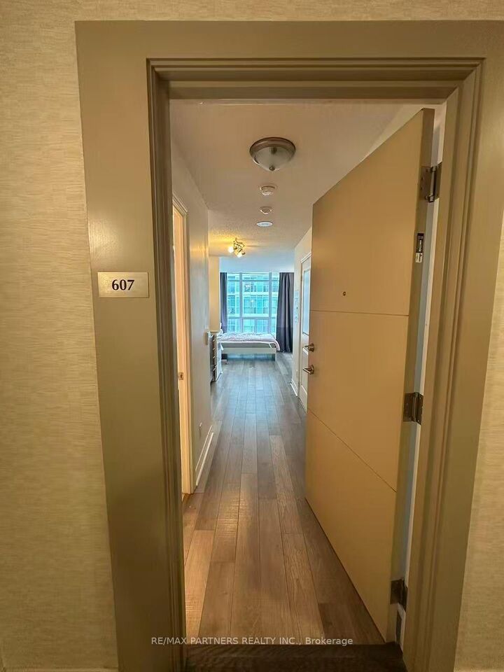 Property Photo:  50 Town Centre Court 607  ON M1P 0A9 