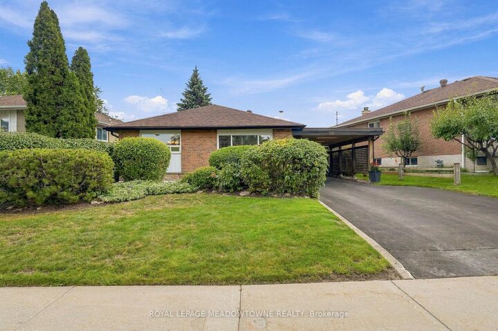 Property Photo:  100 Lexington Avenue  ON M9V 2G8 