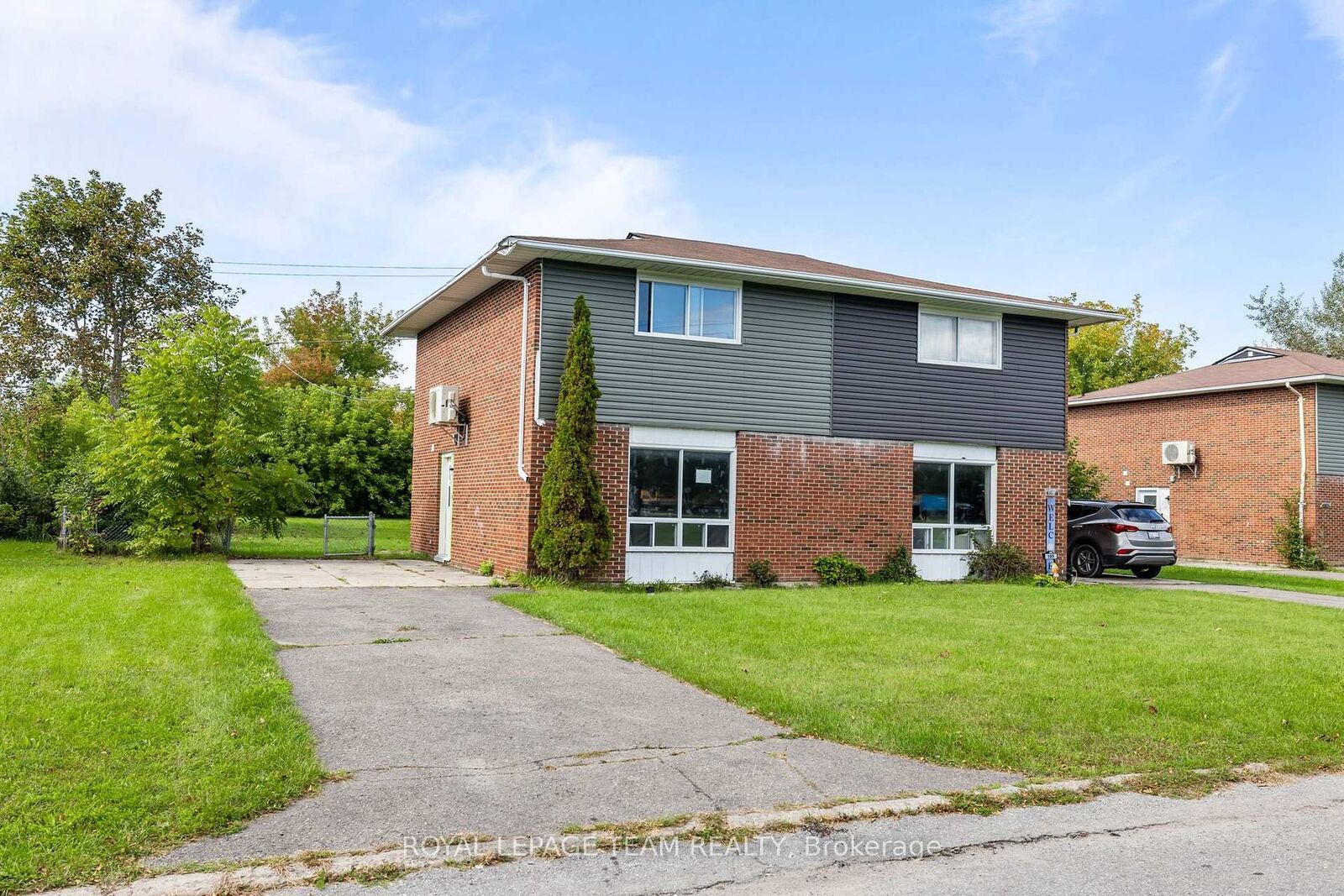 Property Photo: 193 Edwards Drive ON K7C 3R5