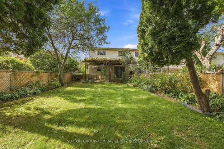 Property Photo:  1871 Silverberry Crescent  ON L5J 1C8 