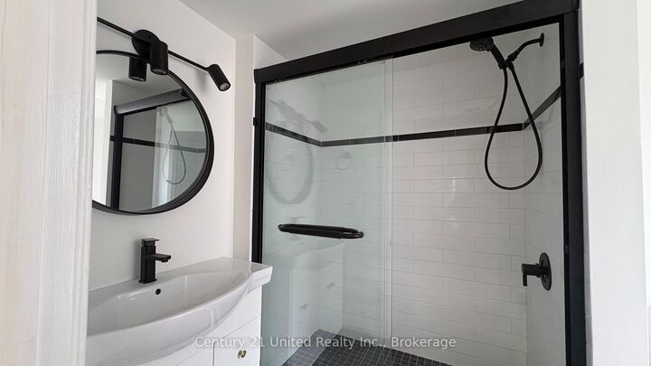 Property Photo:  172.5 Hunter Street W 9  ON K9H 2L2 