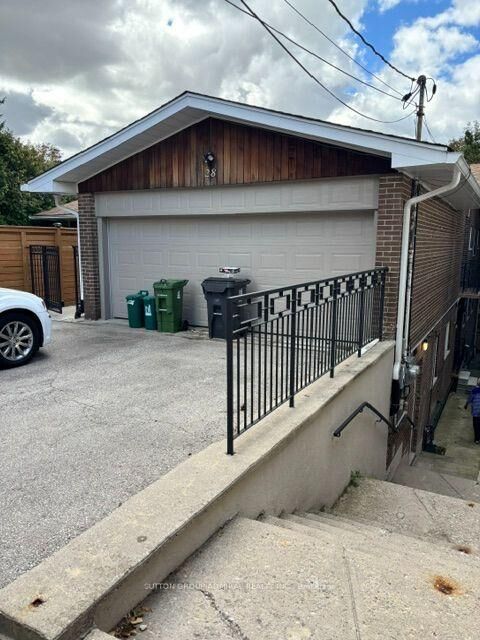 Property Photo: 28 Purdon Drive 2 ON M3H 4X1