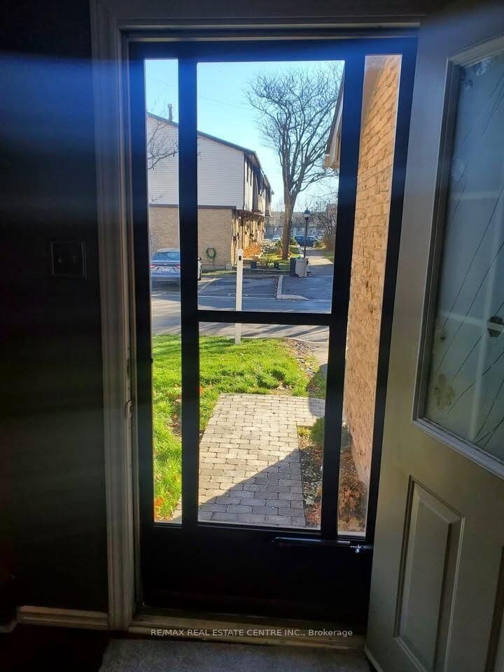 Property Photo: 57 Hansen Road N #20 ON L6V 3C6